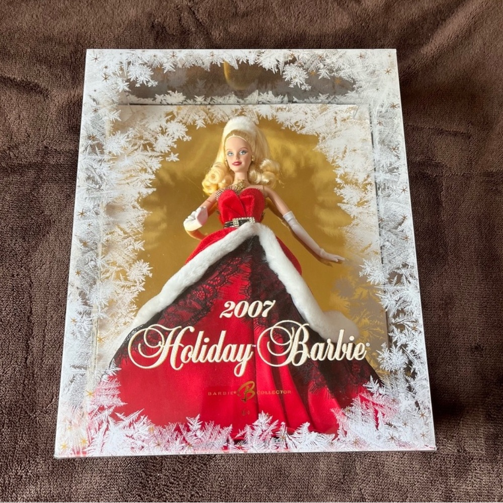 NIB Happy Holiday Special Edition 2007 Barbie